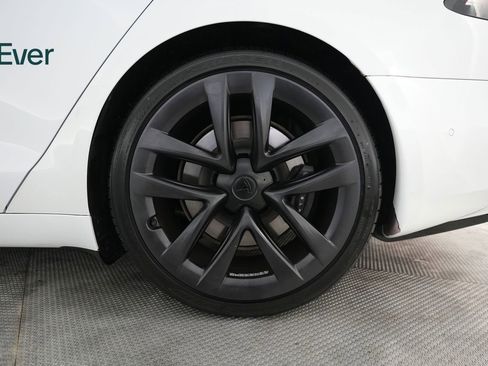 Used 2022 Tesla Model S AWD/4WD image 9