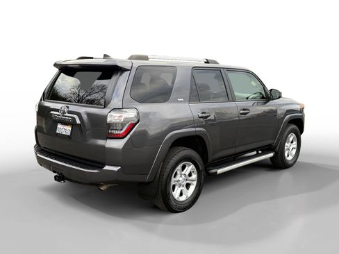 Used 2023 Toyota 4Runner SR5 image 5