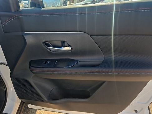 New 2026 Nissan Kicks SR image 25