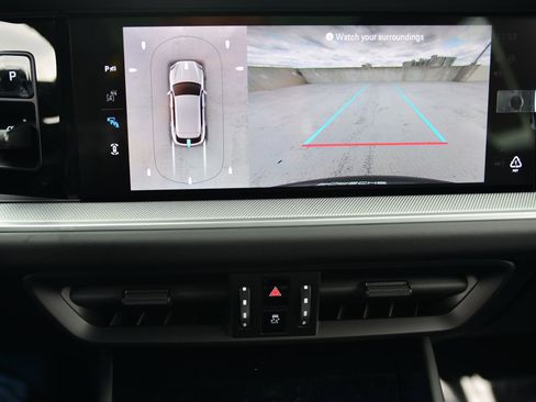 Certified 2026 Porsche Cayenne E-Hybrid image 33