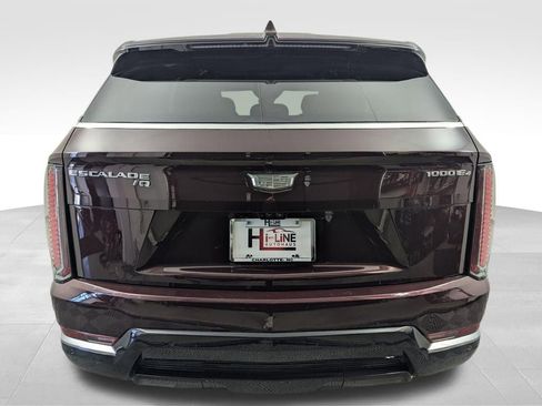 Used 2025 Cadillac Escalade IQ Luxury 2 w/ LPO, Premium Carpet Package image 31