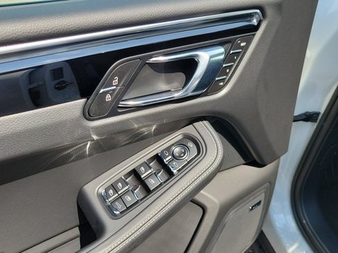 Certified 2026 Porsche Macan Turbo AWD/4WD image 27