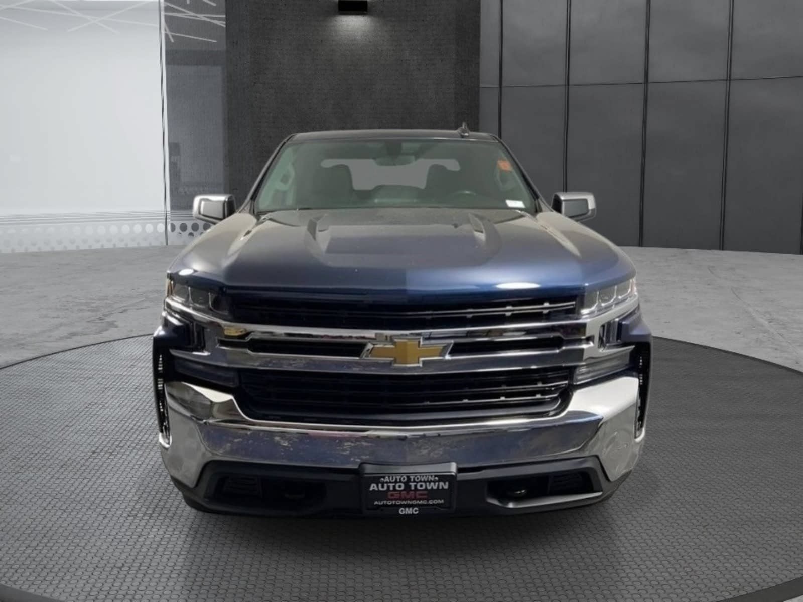 Used 2021 Chevrolet Silverado 1500 LT AWD/4WD image 2