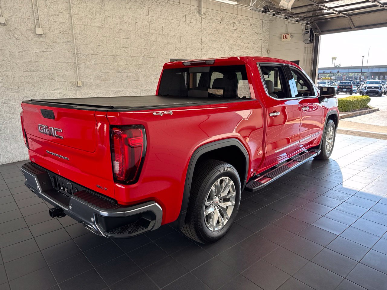 Used 2020 GMC Sierra 1500 SLT w/ SLT Premium Plus Package AWD/4WD image 8