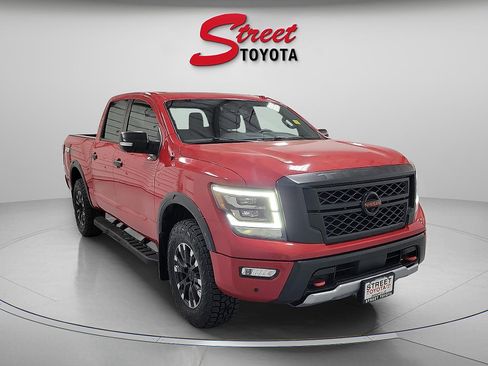 Used 2021 Nissan Titan PRO-4X w/ Pro-4x Convenience Package AWD/4WD image 5