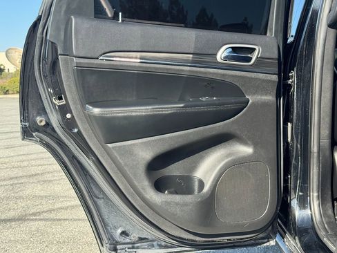 Used 2019 Jeep Grand Cherokee Limited image 27