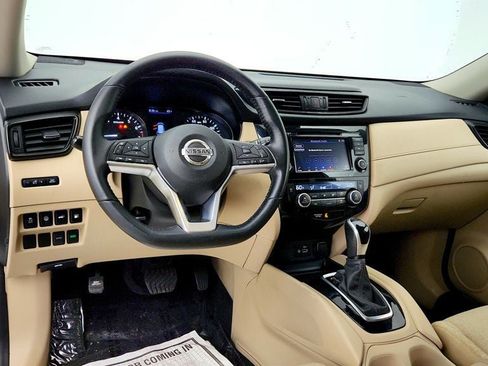 Used 2019 Nissan Rogue SV FWD image 12