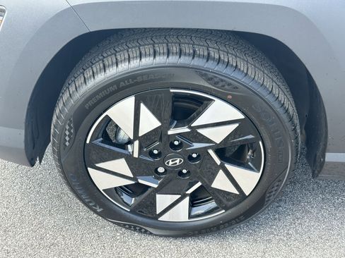 Used 2025 Hyundai Kona SEL image 14