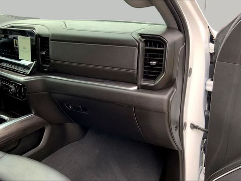 Used 2024 Chevrolet Silverado 1500 LTZ w/ LTZ Convenience Package II AWD/4WD image 17