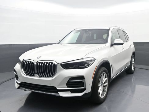 Used 2023 BMW X5 xDrive40i w/ Premium Package AWD/4WD image 1
