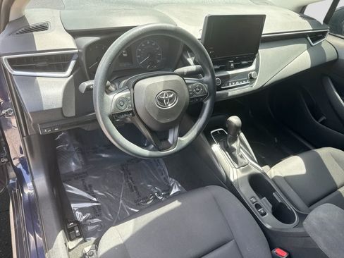 Used 2023 Toyota Corolla LE FWD image 2