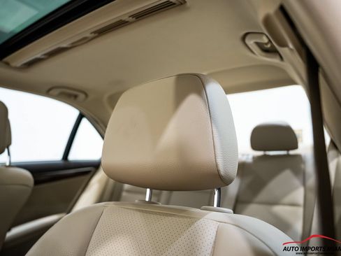 Used 2013 Mercedes-Benz C 250 Sedan image 32