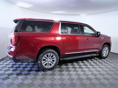 Used 2021 GMC Yukon XL Denali w/ LPO, Illumination Package image 9
