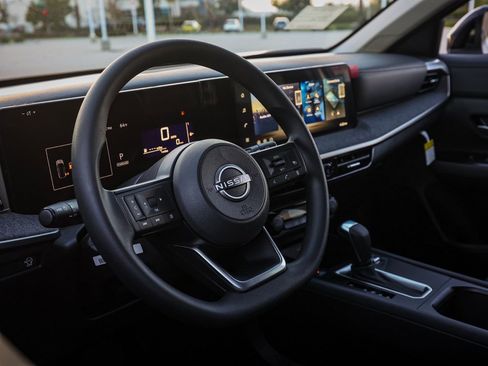 New 2026 Nissan Kicks SV image 14