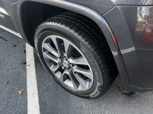 Used 2017 Jeep Grand Cherokee Overland image 11