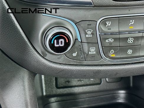 Used 2024 Chevrolet Equinox LT FWD image 23