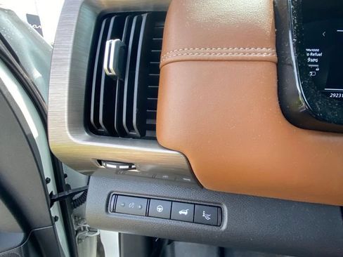 Used 2024 Nissan Pathfinder Platinum w/ Lighting Package (N93) AWD/4WD image 12