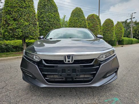 Used 2018 Honda Accord EX image 8