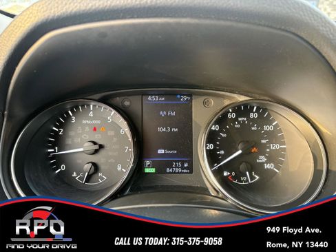 Used 2018 Nissan Rogue SV image 25