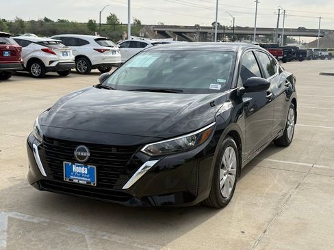Used 2024 Nissan Sentra S image 1