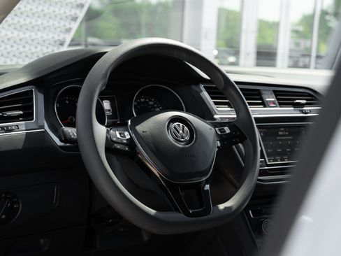 Used 2018 Volkswagen Tiguan S AWD/4WD image 11