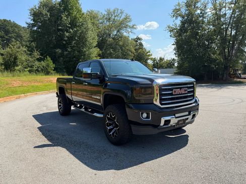 Used 2016 GMC Sierra 2500 SLT w/ Duramax Plus Package AWD/4WD image 9