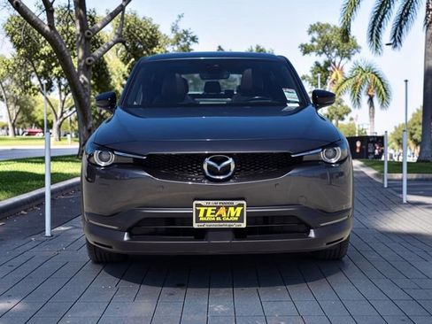 Certified 2022 MAZDA MX-30 Electric w/ Premium Plus Pkg FWD image 4