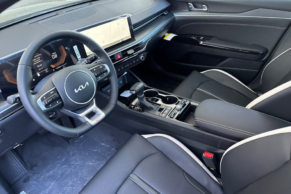 New 2027 Kia K5 GT-Line AWD/4WD image 4