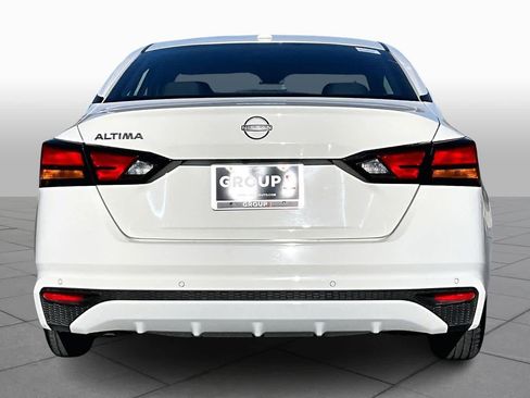 Used 2025 Nissan Altima 2.5 SV image 5