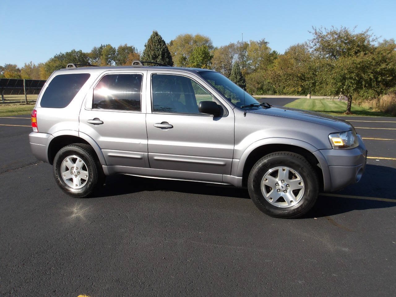 Used 2007 Ford Escape Limited FWD image 1
