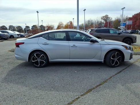 New 2025 Nissan Altima 2.5 SR w/ SR Premium Package image 2