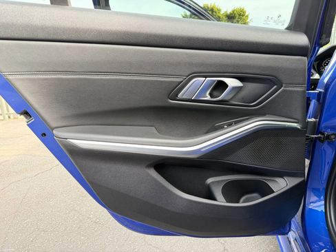 Used 2019 BMW 330i Sedan w/ M Sport Package image 35
