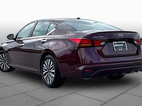Used 2025 Nissan Altima 2.5 SV FWD image 12