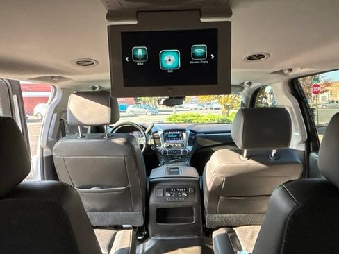 Used 2018 Chevrolet Suburban Premier AWD/4WD image 29