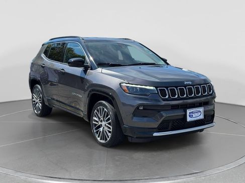 Used 2023 Jeep Compass Limited w/ Elite Group AWD/4WD image 1
