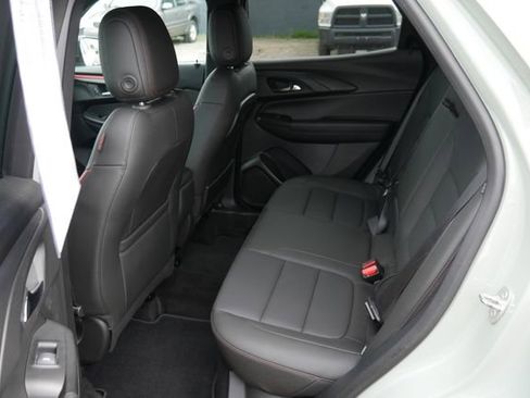 Used 2024 Chevrolet TrailBlazer RS w/ Convenience Package AWD/4WD image 23