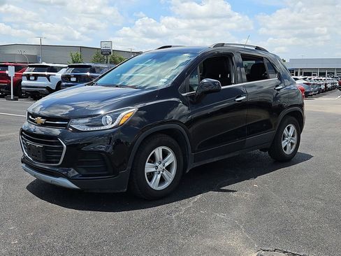 Used 2019 Chevrolet Trax LT w/ LT Convenience Package FWD image 13