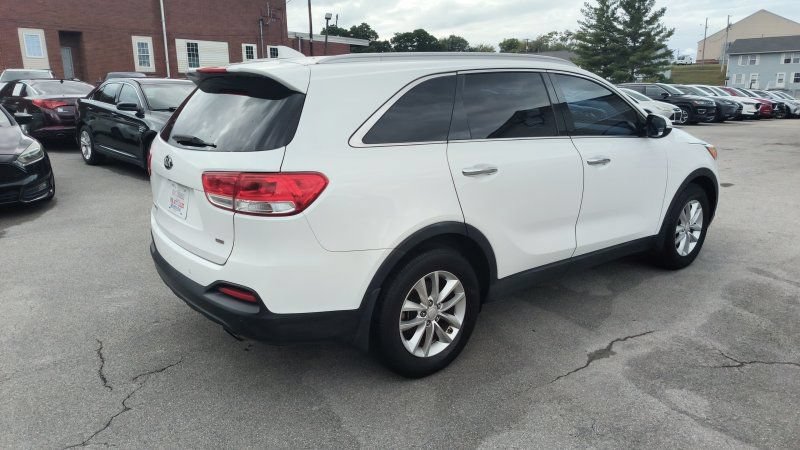 Used 2017 Kia Sorento FWD w/ LX Convenience Package image 5