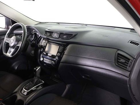 Used 2018 Nissan Rogue SV w/ Sun & Sound Touring Package image 29