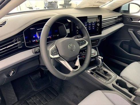 New 2026 Volkswagen Jetta SE image 7