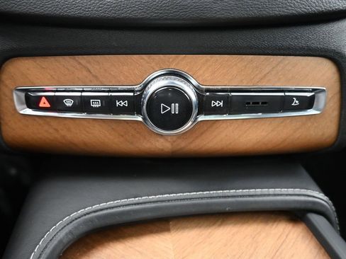 Used 2020 Volvo XC90 T6 Inscription w/ Protection Package Premier image 19