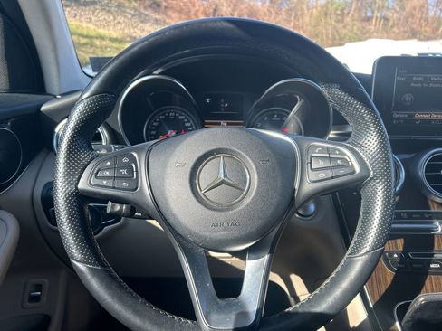 Used 2017 Mercedes-Benz GLC 300 4MATIC image 12