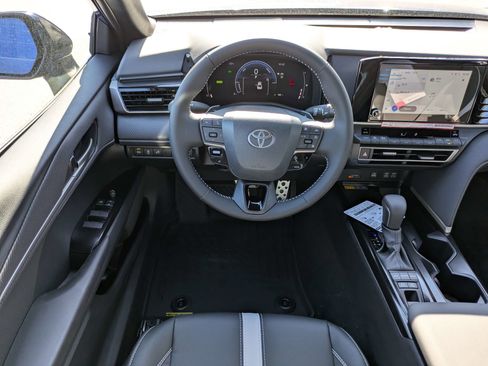 New 2026 Toyota Camry SE FWD image 17