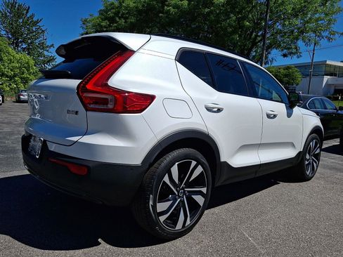 Certified 2024 Volvo XC40 B5 Plus w/ Protection Package Premier AWD/4WD image 6