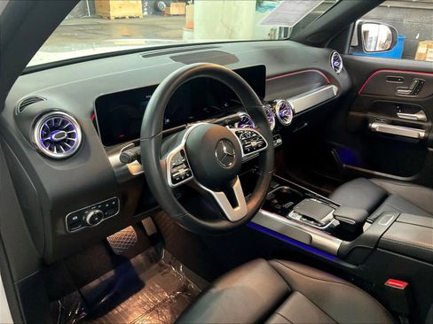 Used 2020 Mercedes-Benz GLB 250 4MATIC image 16