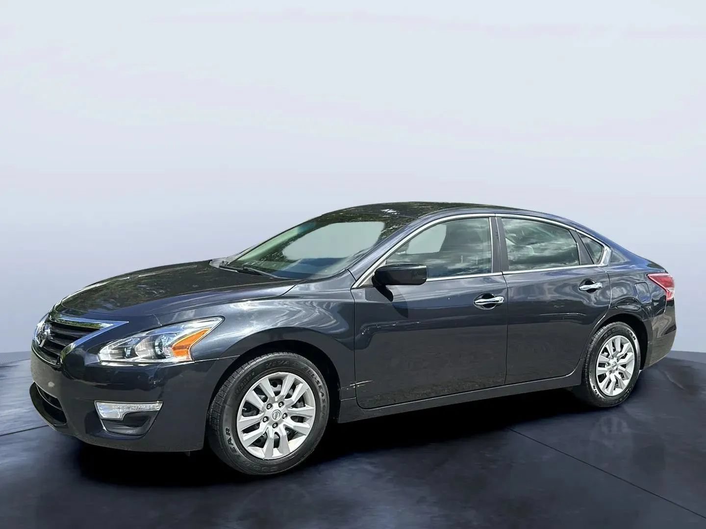 Used 2013 Nissan Altima 2.5 S FWD image 1