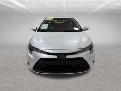 Used 2026 Toyota Corolla LE image 2