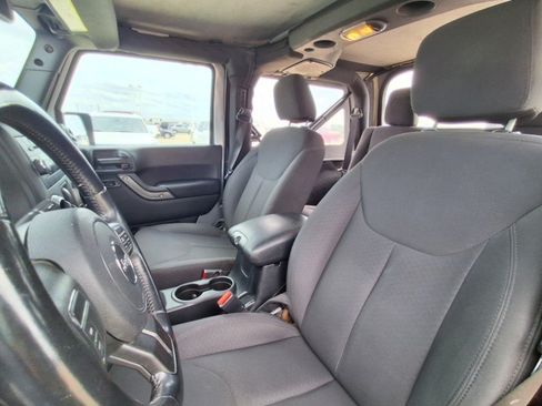 Used 2018 Jeep Wrangler Sport AWD/4WD image 11