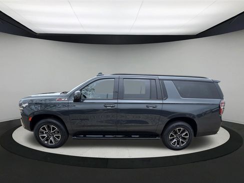 Used 2022 Chevrolet Suburban Z71 w/ Z71 Off-Road Package AWD/4WD image 4