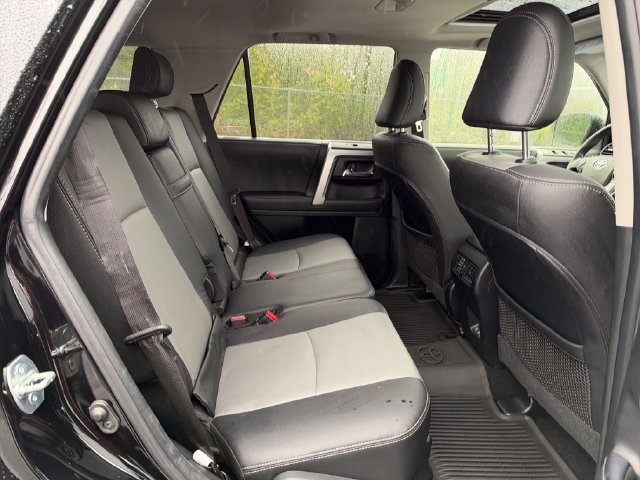 Used 2022 Toyota 4Runner SR5 Premium w/ Moonroof Package AWD/4WD image 10